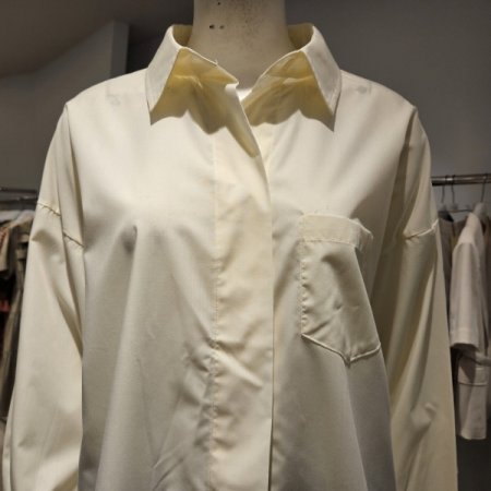 뒷판핀턱디테일셔츠블라우스