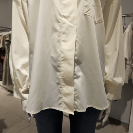 뒷판핀턱디테일셔츠블라우스