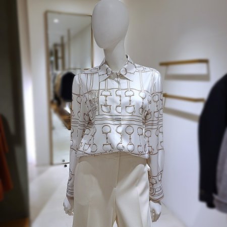 체인레귤러핏블라우스