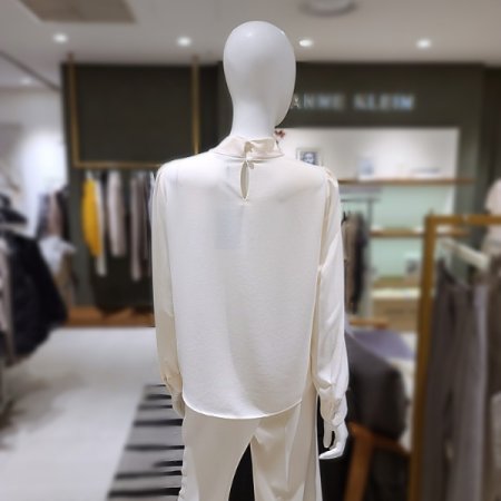 스트랩넥블라우스