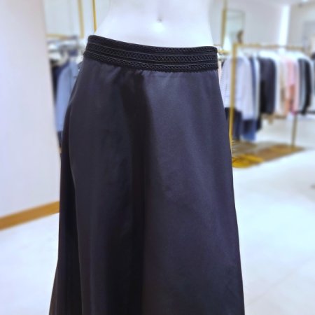 솔리드 플레어 스커트