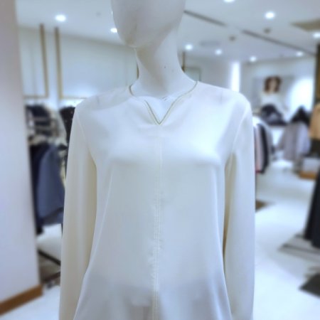 네크리스블라우스