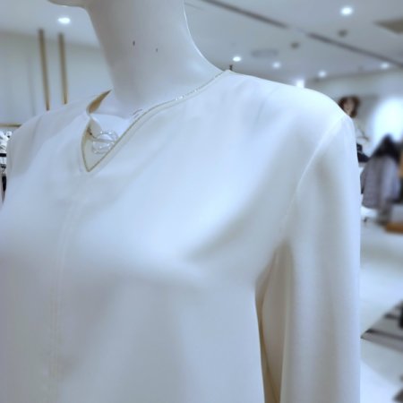 네크리스블라우스