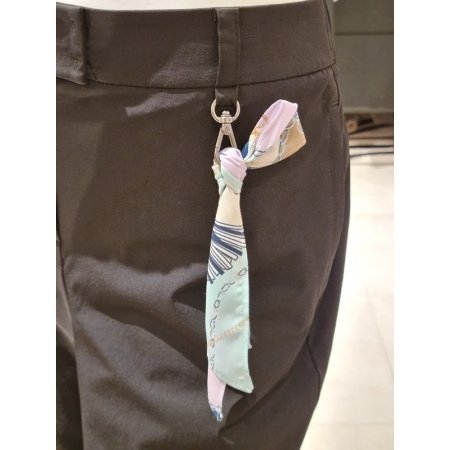 스카프장식팬츠