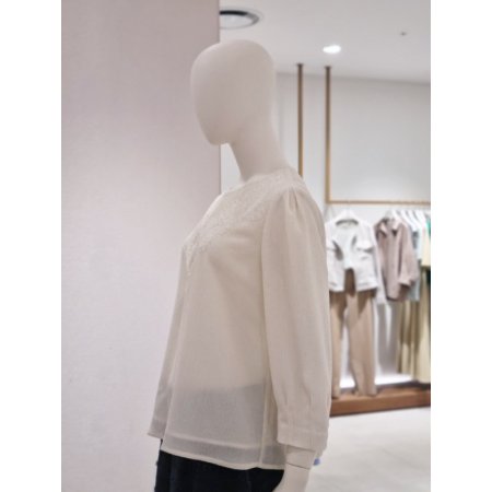 레이스장식블라우스