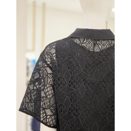 카라레이스 블라우스