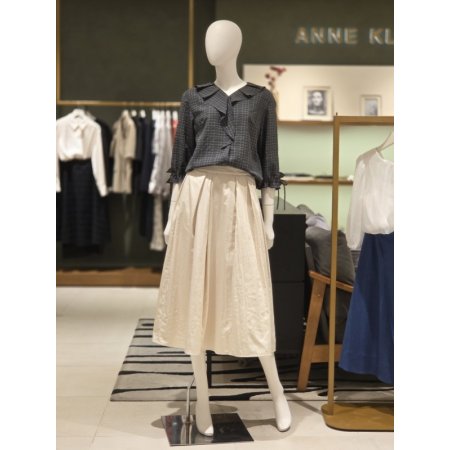 프릴장식블라우스