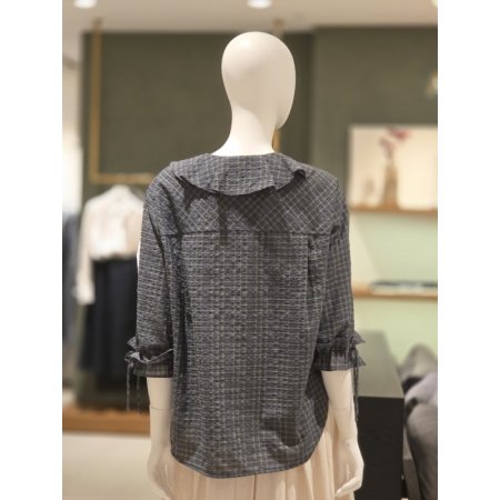 프릴장식블라우스