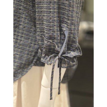 프릴장식블라우스