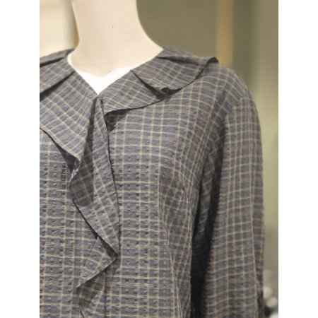 프릴장식블라우스