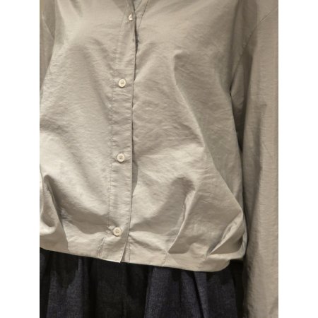 셔링장식 블라우스