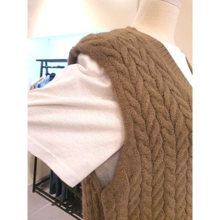 울혼방 앞뒤편차 V넥 조끼 브라운