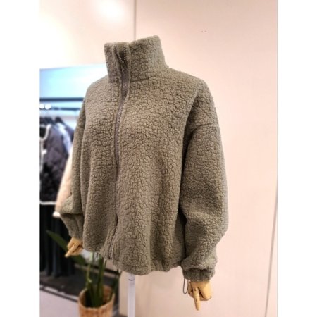 뽀글 하프 집업 점퍼 아이보리