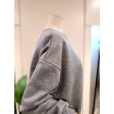 컨피 자수 기모 맨투맨 그레이