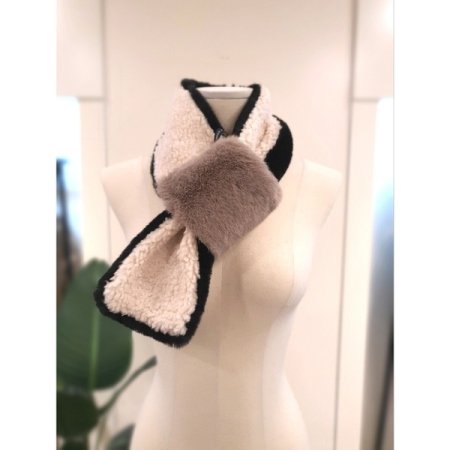 에코 리버스 퍼 머플러 핑크