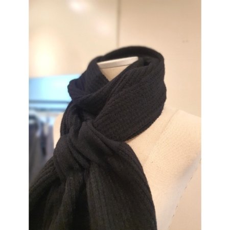 솔리드 빅와플 머플러 블랙