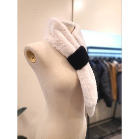 에코 C퍼 머플러 아이보리