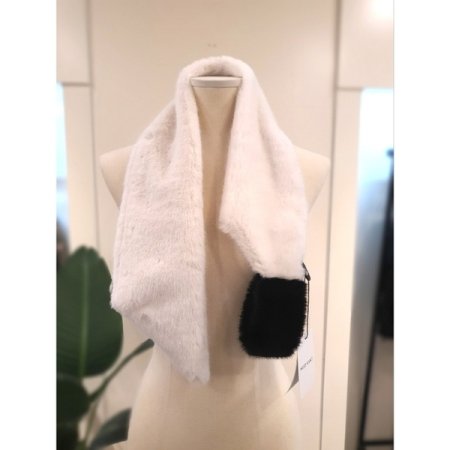 에코 C퍼 머플러 아이보리