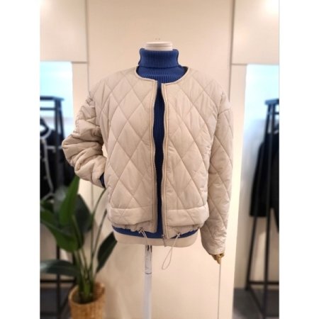 데미아 경량 퀄팅 패딩 아이보리