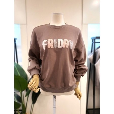 프라이데이 폼폼 자수 맨투맨 BR