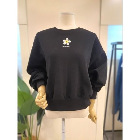 꽃잎 자수 라운드 맨투맨 라이트그레이