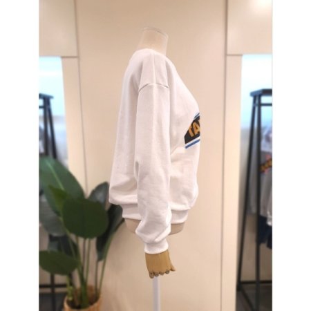 스탠드 라운드 맨투맨 아이보리