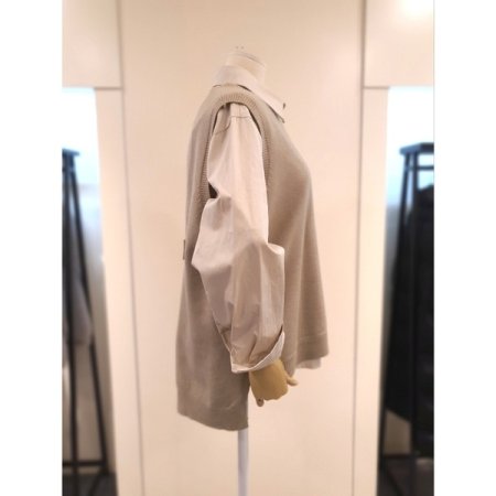 뒷트임 니트 베스트 베이지