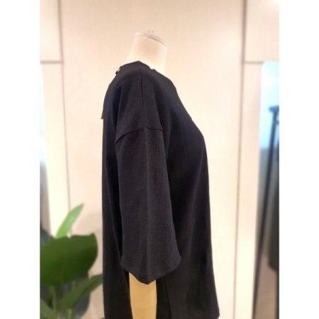 크랙 자수 반팔 티셔츠 블랙