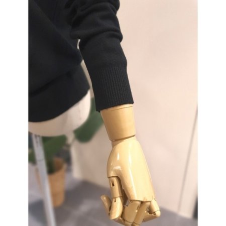 솔리드 라운드 니트 블랙