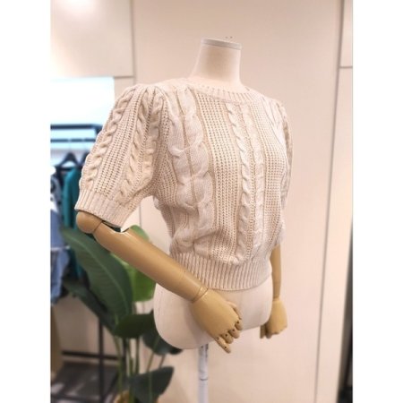 퍼프 반팔 소매 꽈배기 숏 니트 오트