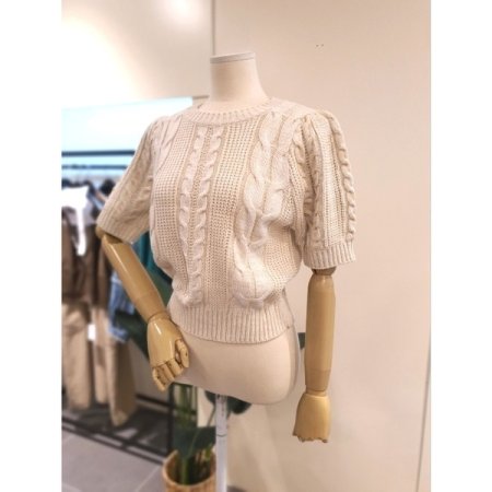 퍼프 반팔 소매 꽈배기 숏 니트 오트