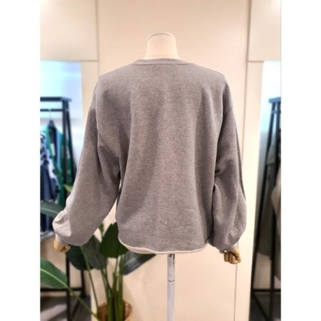 밑단 컷팅 프린팅 맨투맨 그레이