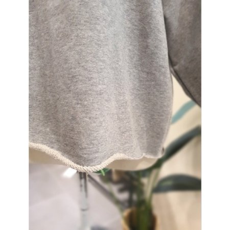 밑단 컷팅 프린팅 맨투맨 그레이