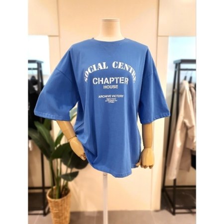 챕터 삼각 라운드넥 반팔 티셔츠 블루