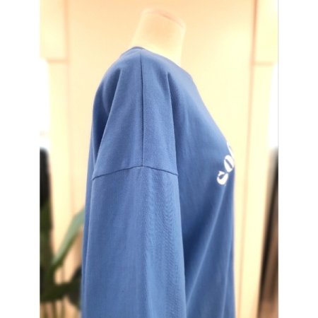 챕터 삼각 라운드넥 반팔 티셔츠 블루