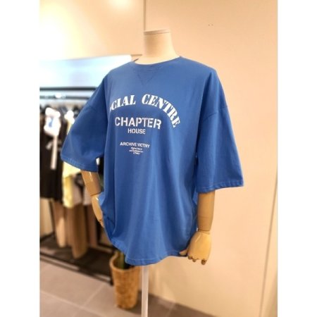 챕터 삼각 라운드넥 반팔 티셔츠 블루