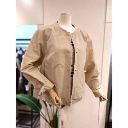 플랫 시보리넥 홑겹 스냅 점퍼 베이지