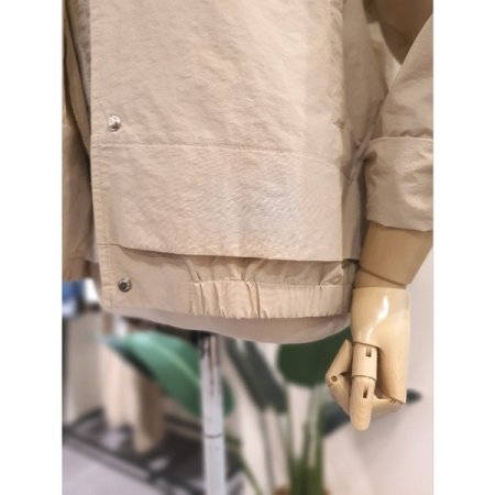 플랫 시보리넥 홑겹 스냅 점퍼 베이지