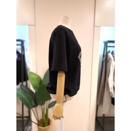 밑단 스트링 플라워 티셔츠 블랙