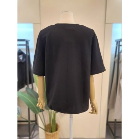 밑단 스트링 플라워 티셔츠 블랙