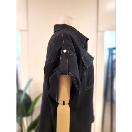 스티치 카라 롤업 반팔 블라우스 블랙