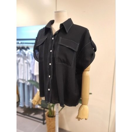 스티치 카라 롤업 반팔 블라우스 블랙