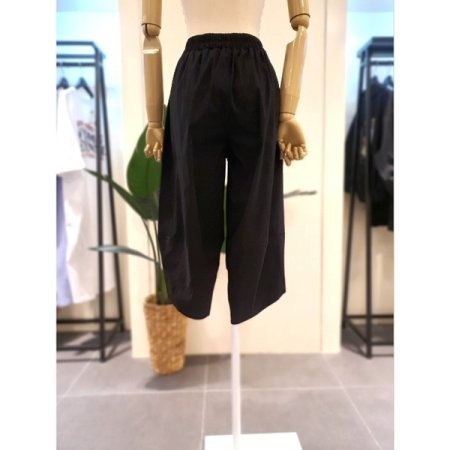 밑단 절개 배기핏 밴딩 팬츠 블랙