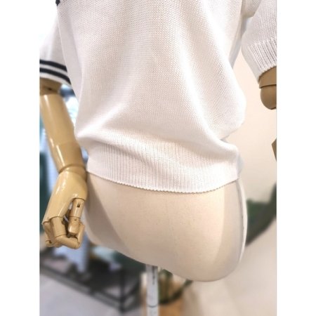 오픈 카라 배색 니트 아이보리