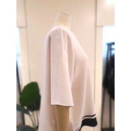 맥 배색 루즈핏 반팔 블라우스 베이지