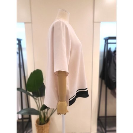 맥 배색 루즈핏 반팔 블라우스 베이지