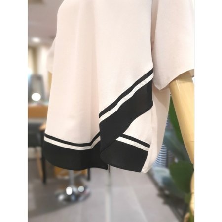 맥 배색 루즈핏 반팔 블라우스 베이지