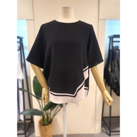 맥 배색 루즈핏 반팔 블라우스 베이지