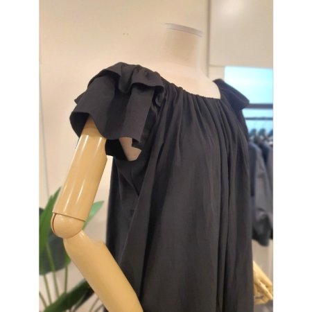 숄더 프릴 원피스 블랙