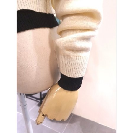 밑단 배색 니트 가디건 크림